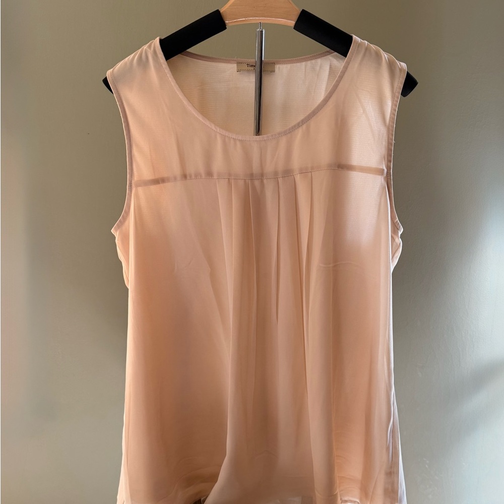 Chic Sleeveless Peach Blouse
